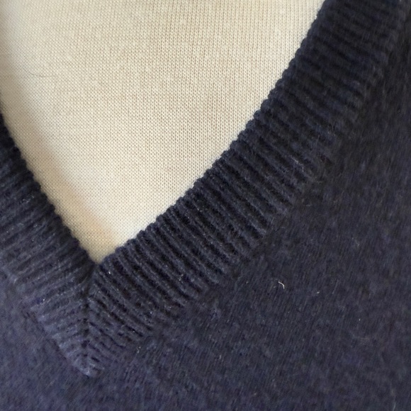 Clan Douglas (Nordstrom) Classic Cashmere V-Neck, XL, Blue. Made in Scotland. - Picture 6 of 8
